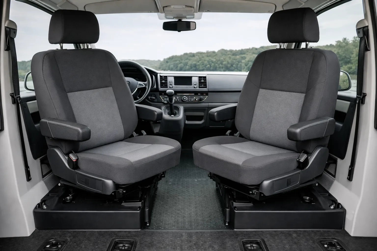 VW T6 Camper drehbare Fahrer- und Beifahrersitze nachrüsten – mehr Wohnraum im Innenausbau