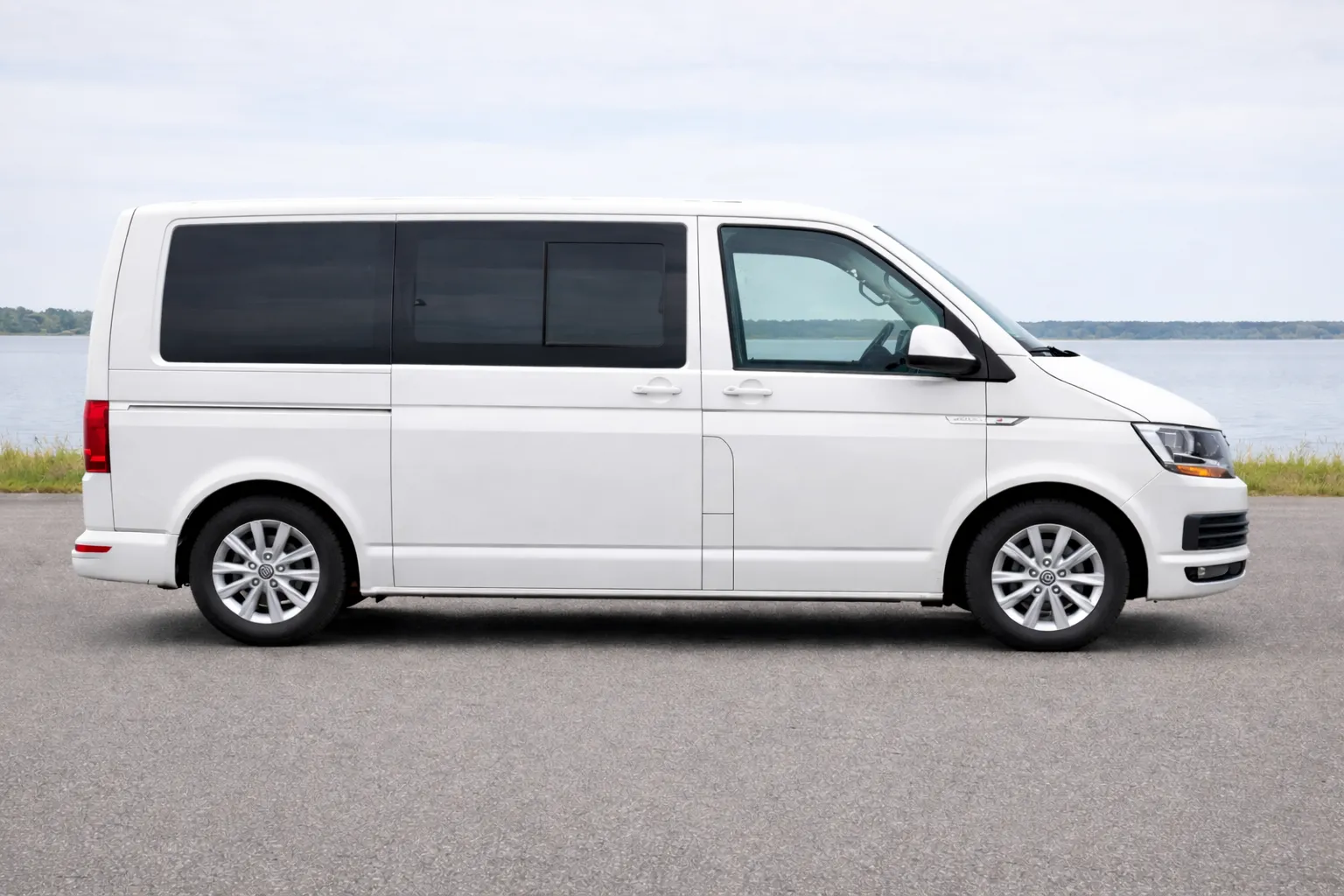 VW T6 Heckfenster und Schiebefenster nachrüsten – mehr Licht und Frischluft im Camper