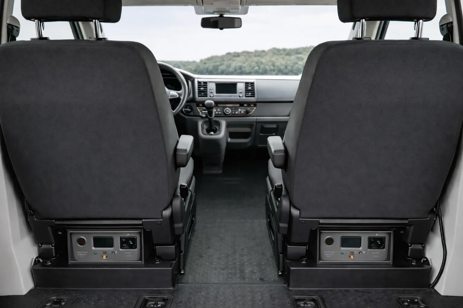 VW T6 Camper Elektroblock nachrüsten – 12V, 230V, USB und Ladegerät im Ausbau