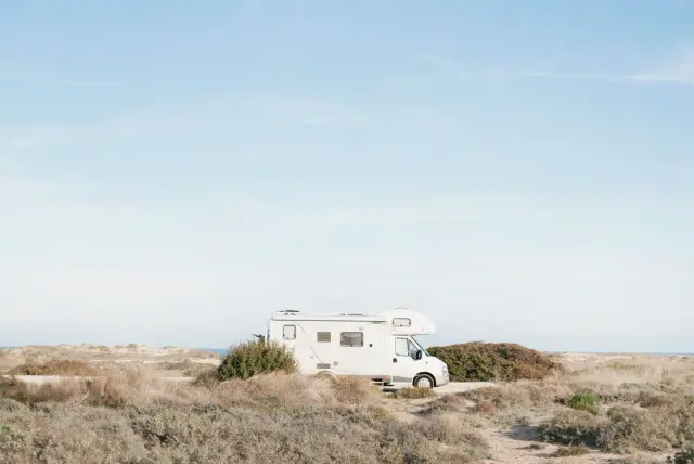 Camper-Ausbau planen: Die richtige Reihenfolge von Basisfahrzeug bis Möbelmodul