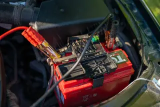 VW T6 Camper Zweitbatterie nachrüsten: Batterie, Ladebooster und Sicherheit